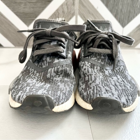 Adidas nmd r1 heather gray raw pink sneakers size 6 - Picture 3 of 11